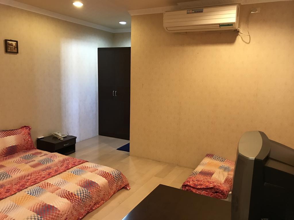 Hefeng Ting Homestay Heng-ch'un エクステリア 写真